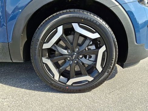 Certified 2024 Kia Telluride EX w/ EX Captain's Chair Package image 8