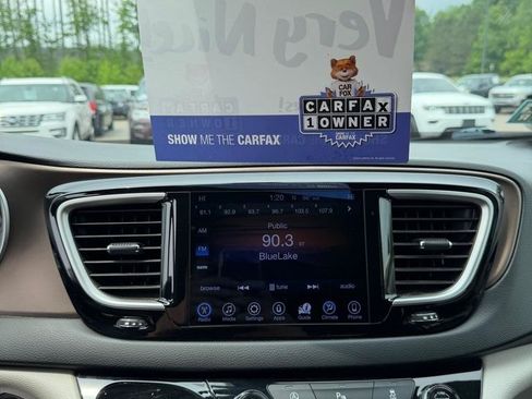 Used 2017 Chrysler Pacifica Touring Plus FWD image 26