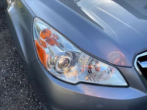 Used 2010 Subaru Legacy 2.5i Premium image 29