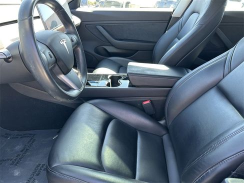Used 2019 Tesla Model 3 Standard Range Plus image 11