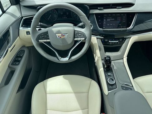 Certified 2024 Cadillac XT6 Premium Luxury w/ Technology Package AWD/4WD image 23