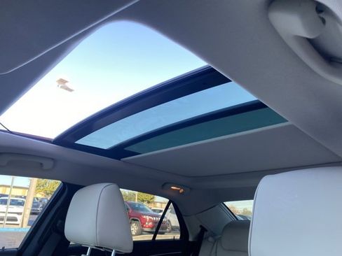 Used 2016 Chrysler 300 C image 21