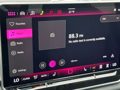 New 2026 Volkswagen Tiguan SE AWD/4WD image 17