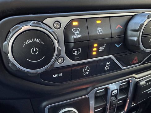 Used 2023 Jeep Wrangler Unlimited Willys image 15