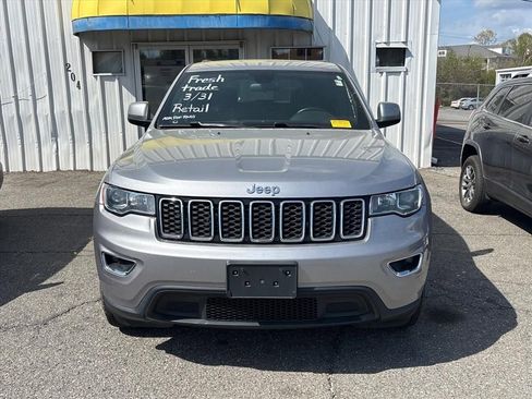 Used 2018 Jeep Grand Cherokee Laredo image 4