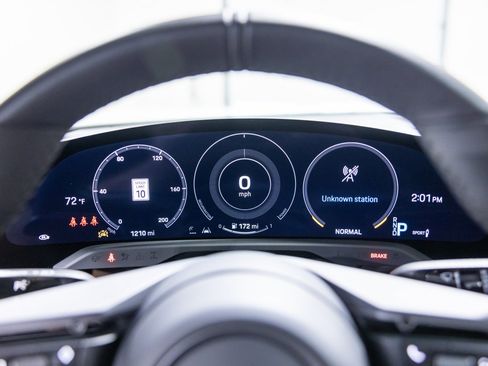 Used 2024 Porsche Taycan 4S image 40