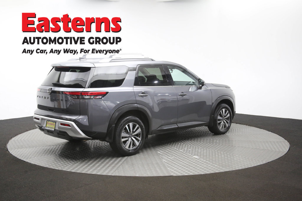Used 2024 Nissan Pathfinder SL w/ Black Appearance Package AWD/4WD image 45