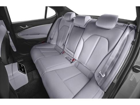 Used 2025 Genesis G70 2.5T image 38