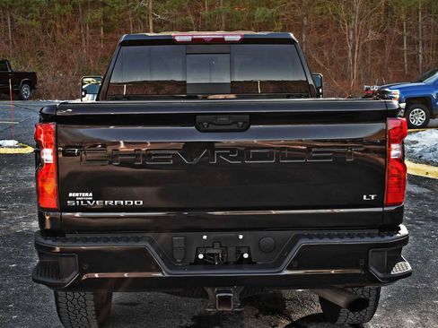 Used 2023 Chevrolet Silverado 2500 LT w/ Z71 Chrome Sport Edition image 7