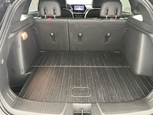 Used 2024 Chevrolet Trax RS w/ Sunroof Package FWD image 28