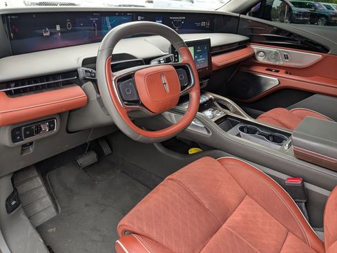 Used 2024 Lincoln Nautilus Black Label image 10