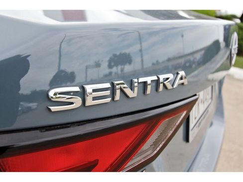 Used 2024 Nissan Sentra SV w/ SV Premium Package image 6