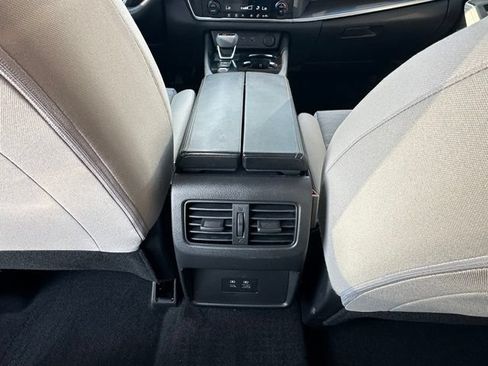 Certified 2023 Nissan Rogue SV FWD image 28