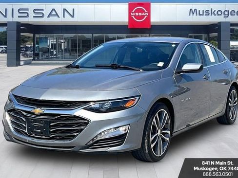 Used 2023 Chevrolet Malibu LT image 3