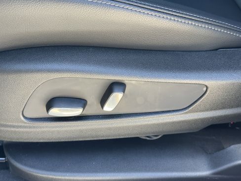 New 2025 Cadillac XT6 Luxury image 21