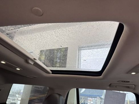 Used 2021 GMC Acadia Denali image 11