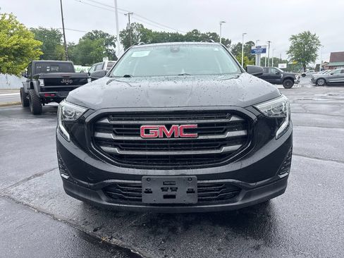 Used 2020 GMC Terrain SLE w/ Driver Convenience Package AWD/4WD image 3