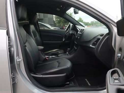 Used 2014 Dodge Avenger SXT FWD image 25