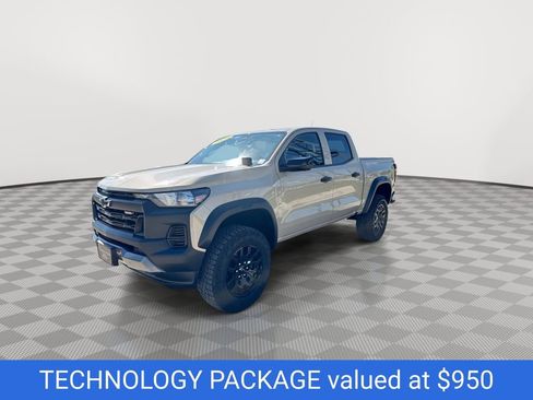 Certified 2024 Chevrolet Colorado Trail Boss w/ Technology Package AWD/4WD image 4