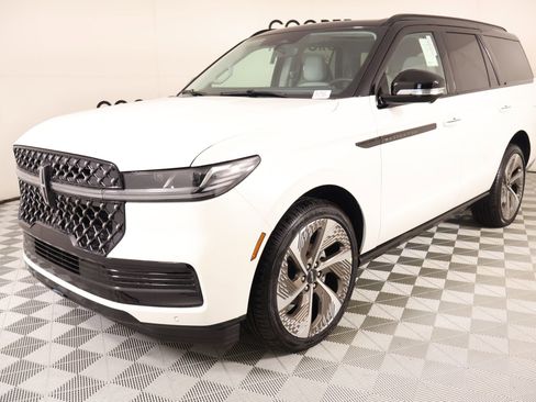 New 2026 Lincoln Navigator Black Label AWD/4WD image 11