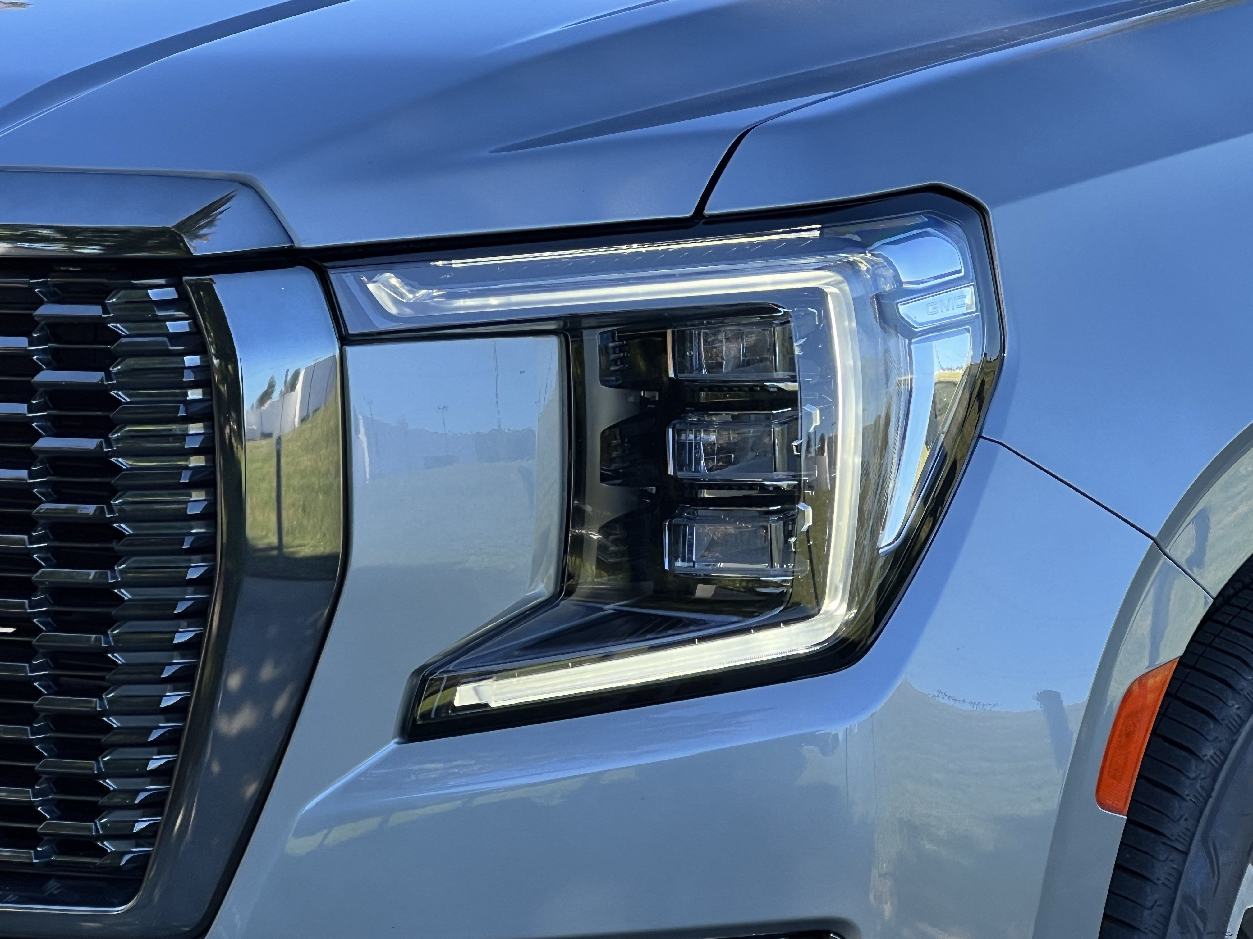 Used 2024 GMC Yukon XL Denali Ultimate AWD/4WD image 7