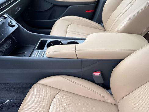 Used 2025 Hyundai Sonata Limited image 15