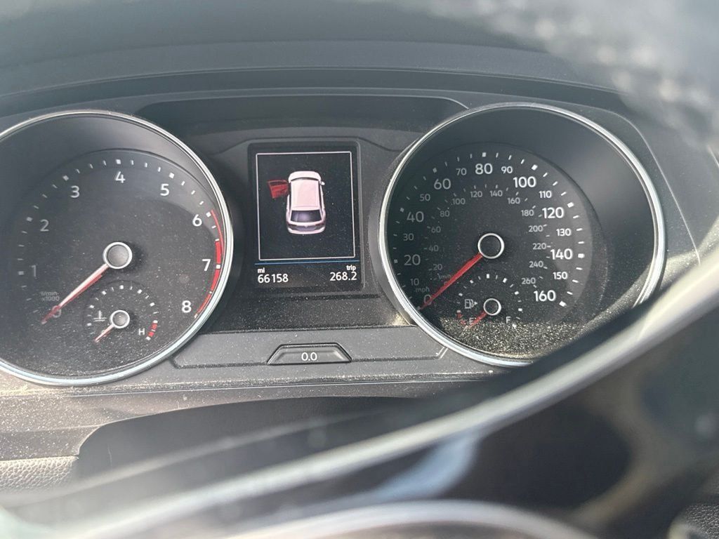 Used 2018 Volkswagen Tiguan SE AWD/4WD image 12