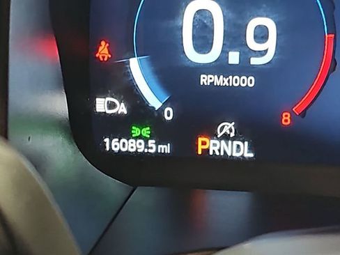 Used 2025 Ford Explorer Active image 13