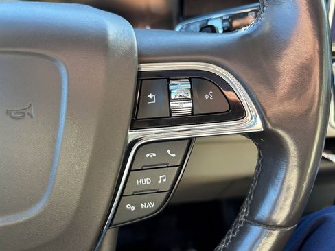 Used 2019 Lincoln Navigator Reserve image 26