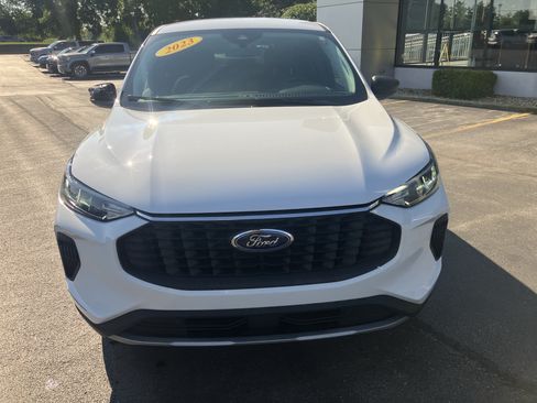 Used 2023 Ford Escape Active AWD/4WD image 2