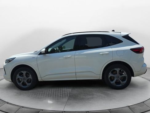 Used 2024 Ford Escape ST-Line Select AWD/4WD image 2