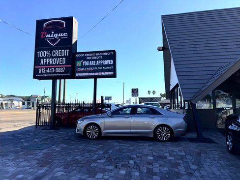 Used 2019 Lincoln MKZ Premiere image 18