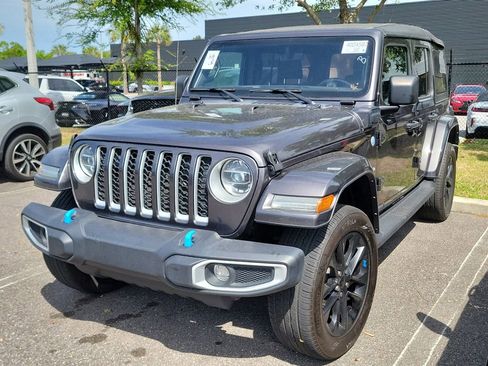 Used 2022 Jeep Wrangler Unlimited Sahara w/ Cold Weather Group AWD/4WD image 4