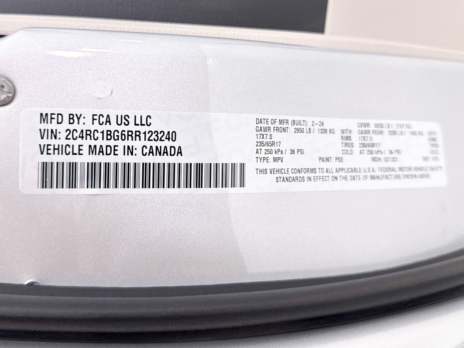 Used 2024 Chrysler Pacifica Touring-L FWD image 35