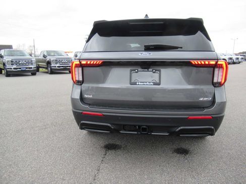 New 2026 Ford Explorer ST-Line w/ ST-Line Street Pack AWD/4WD image 6