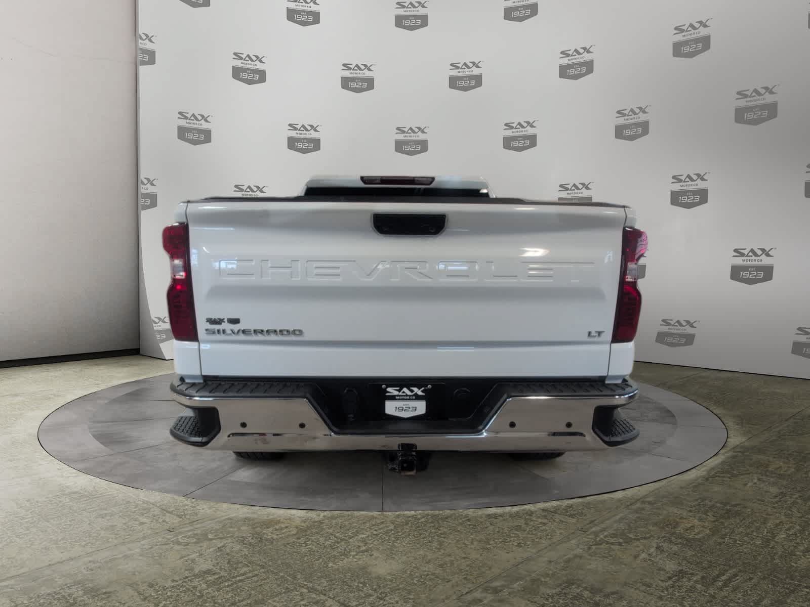Used 2023 Chevrolet Silverado 1500 LT AWD/4WD image 4