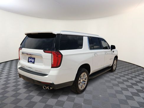 Used 2022 GMC Yukon XL Denali AWD/4WD image 4