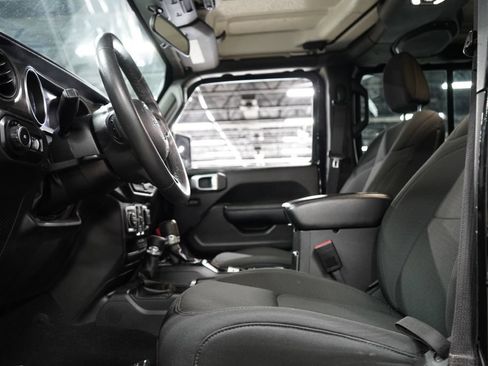 Used 2022 Jeep Wrangler Unlimited Sport AWD/4WD image 11