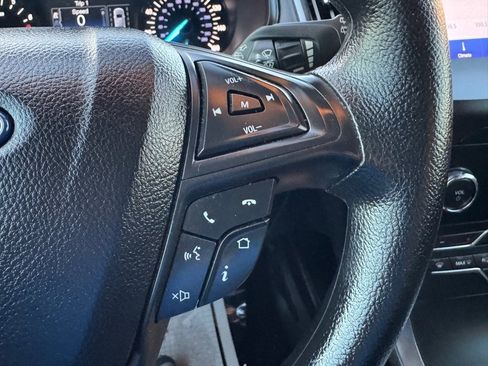 Used 2020 Ford Edge SE image 33
