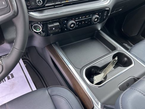 Used 2025 Chevrolet Silverado 3500 High Country image 21