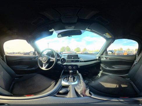 Used 2017 MAZDA MX-5 Miata Sport image 28
