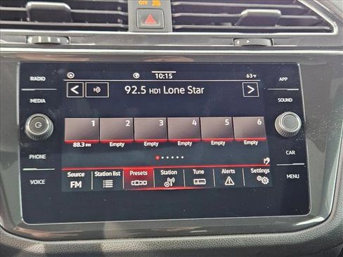 Used 2023 Volkswagen Tiguan SE R-Line image 11