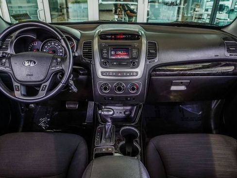 Used 2014 Kia Sorento LX FWD image 4