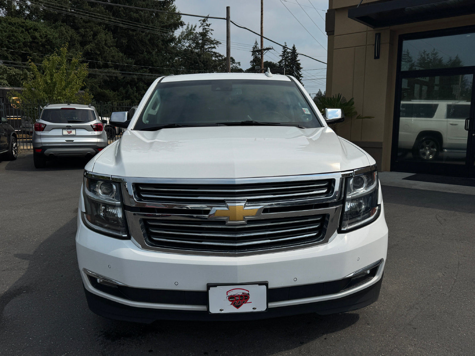 Used 2018 Chevrolet Suburban Premier RWD image 2