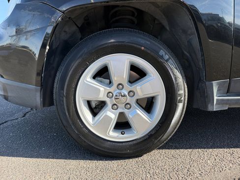 Used 2016 Jeep Compass Latitude image 23