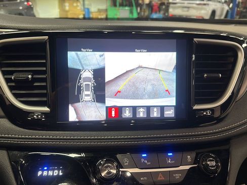 Used 2026 Chrysler Pacifica Select AWD/4WD image 22