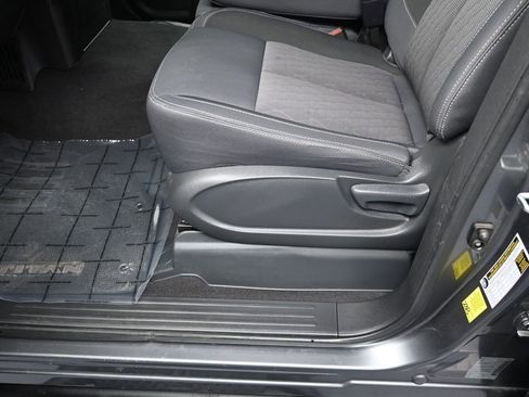 Used 2024 Nissan Titan SV w/ Accessory Utility Package image 12