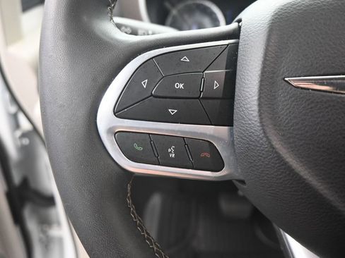 Used 2023 Chrysler Voyager LX FWD image 11