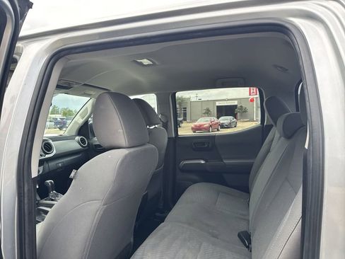 Used 2022 Toyota Tacoma SR5 RWD image 29