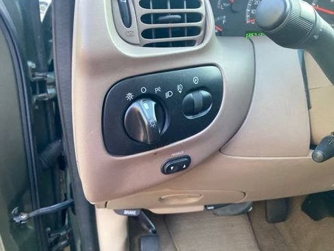 Used 2002 Ford F150 King Ranch RWD image 17